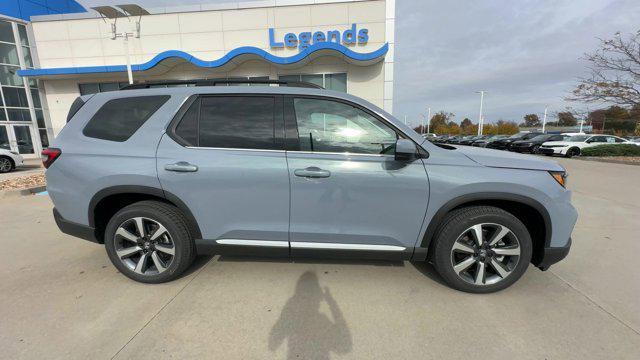 new 2025 Honda Pilot car, priced at $49,780