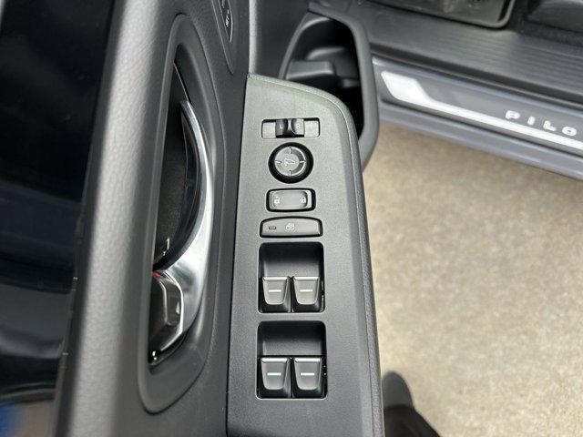 new 2025 Honda Pilot car, priced at $49,780