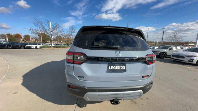 new 2025 Honda Pilot car, priced at $49,330