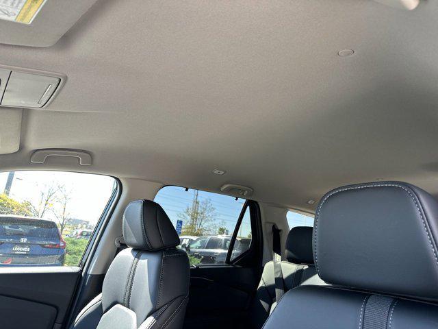 new 2025 Honda Pilot car, priced at $44,595