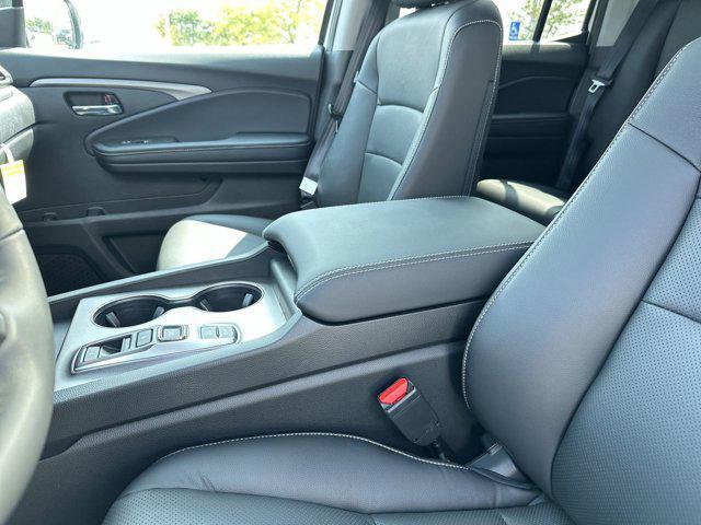 new 2025 Honda Ridgeline car, priced at $41,885