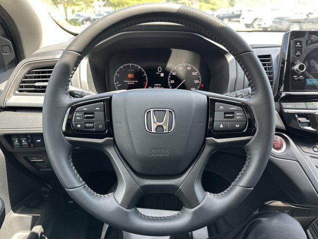 used 2025 Honda Odyssey car, priced at $43,000