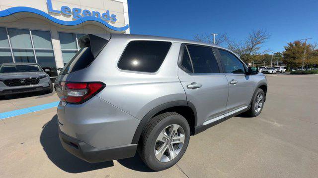 new 2025 Honda Pilot car, priced at $47,095