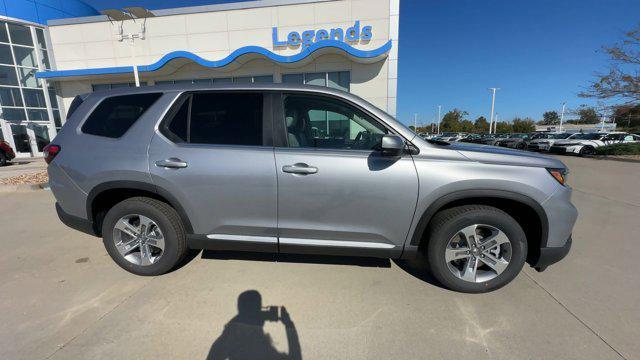new 2025 Honda Pilot car, priced at $47,095