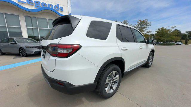new 2025 Honda Pilot car, priced at $45,123
