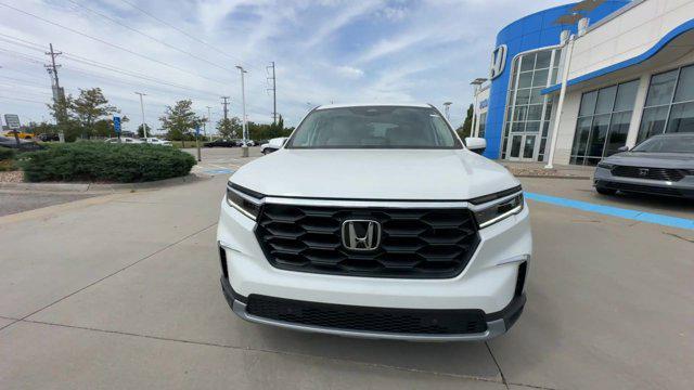 new 2025 Honda Pilot car, priced at $45,123