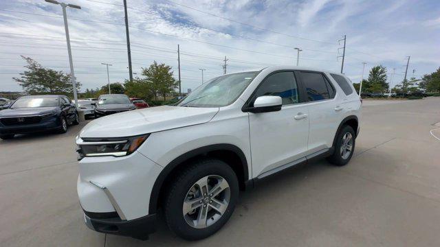 new 2025 Honda Pilot car, priced at $45,123