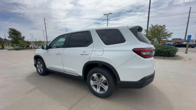 new 2025 Honda Pilot car, priced at $45,123