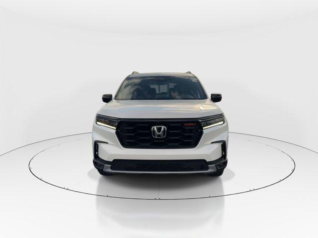 new 2025 Honda Pilot car, priced at $48,250