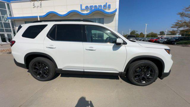 new 2025 Honda Pilot car, priced at $50,450