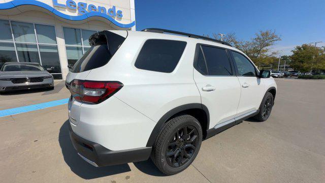 new 2025 Honda Pilot car, priced at $50,450