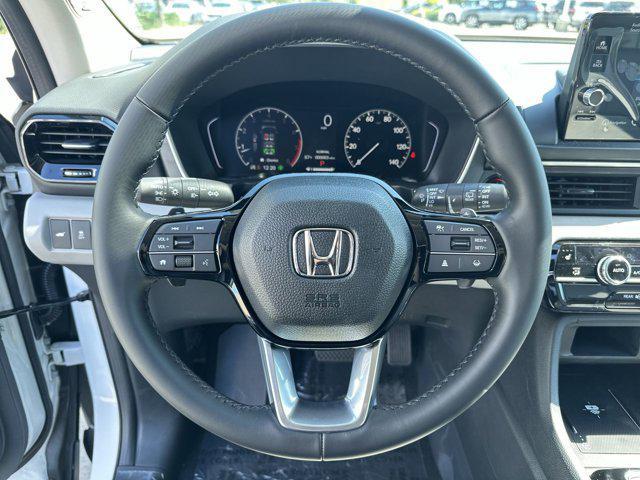 new 2025 Honda Pilot car, priced at $50,450