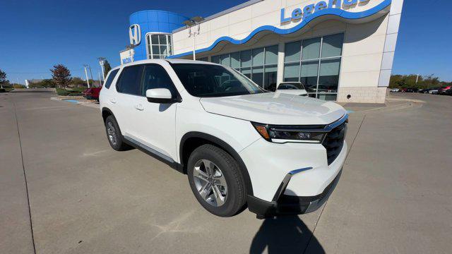 new 2025 Honda Pilot car, priced at $47,550