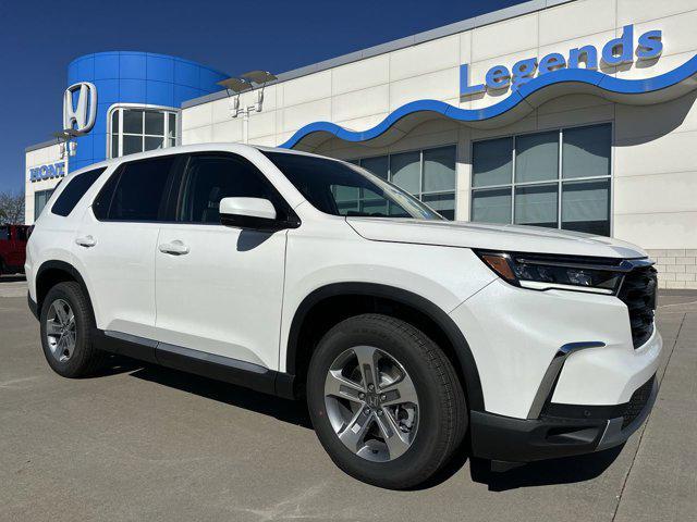 new 2025 Honda Pilot car, priced at $47,550