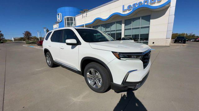 new 2025 Honda Pilot car, priced at $45,280