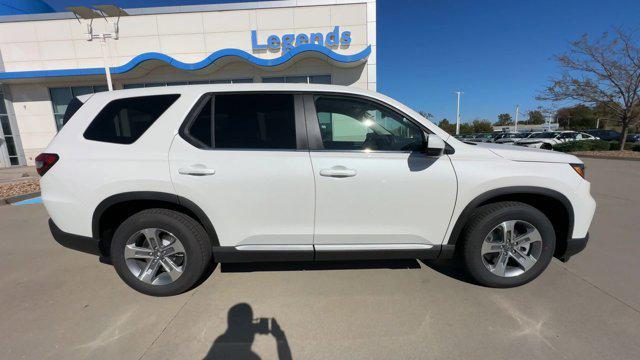new 2025 Honda Pilot car, priced at $45,280