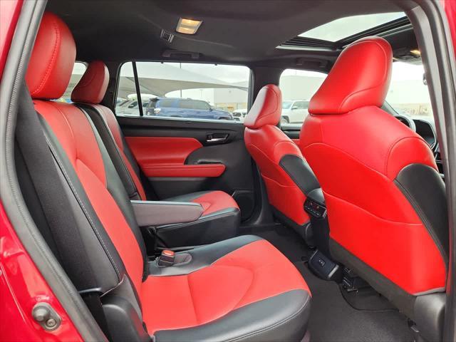 used 2022 Toyota Highlander car, priced at $34,986