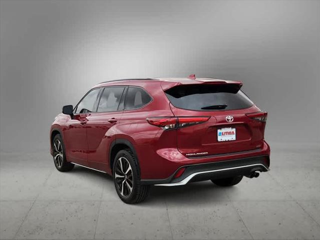 used 2022 Toyota Highlander car, priced at $34,986
