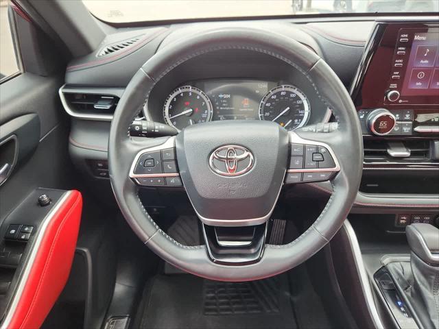 used 2022 Toyota Highlander car, priced at $34,986