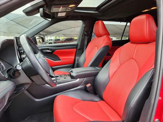 used 2022 Toyota Highlander car, priced at $34,986