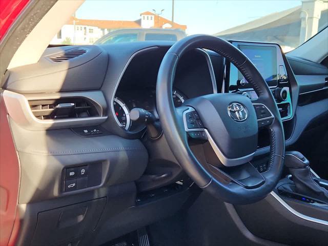 used 2023 Toyota Highlander car, priced at $39,986