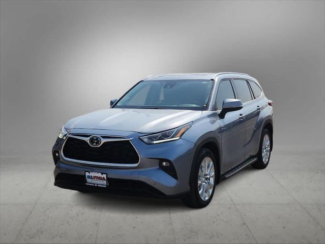 used 2022 Toyota Highlander car, priced at $38,986