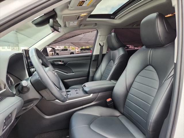 used 2023 Toyota Highlander car, priced at $39,986