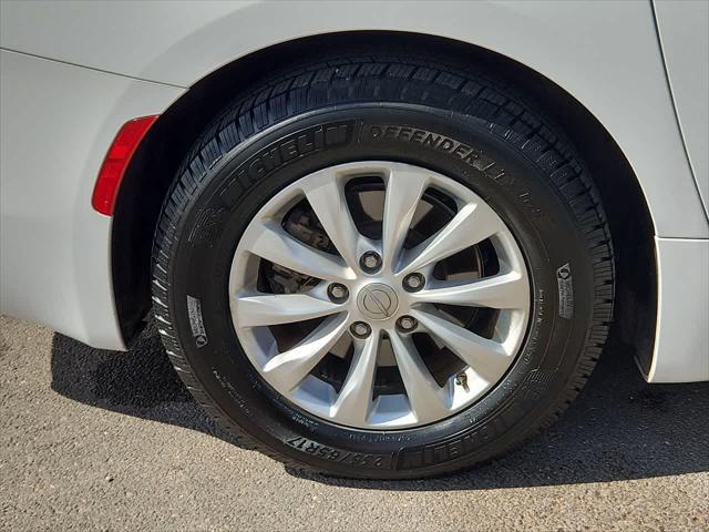 used 2018 Chrysler Pacifica car, priced at $11,986