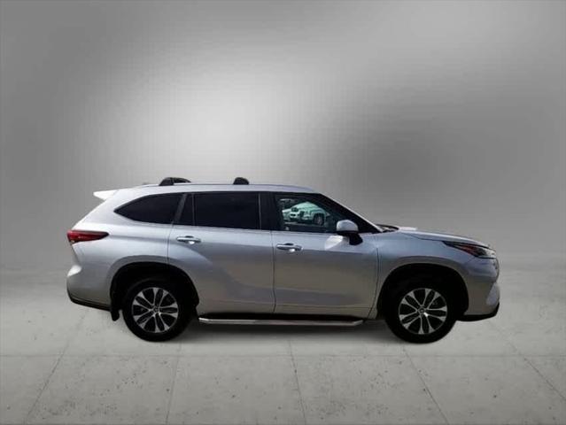 used 2023 Toyota Highlander car, priced at $36,986