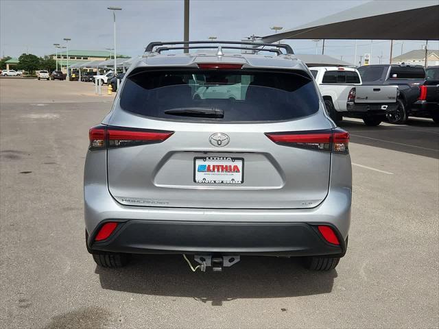 used 2023 Toyota Highlander car, priced at $36,986