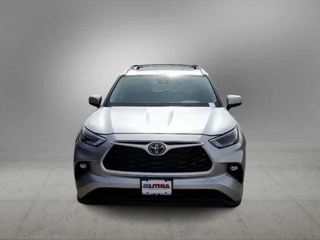 used 2023 Toyota Highlander car, priced at $36,986