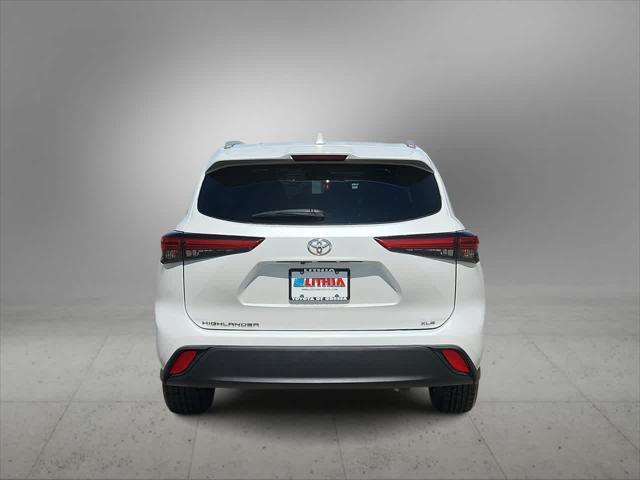 used 2022 Toyota Highlander car, priced at $33,986