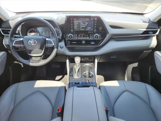 used 2022 Toyota Highlander car, priced at $33,986