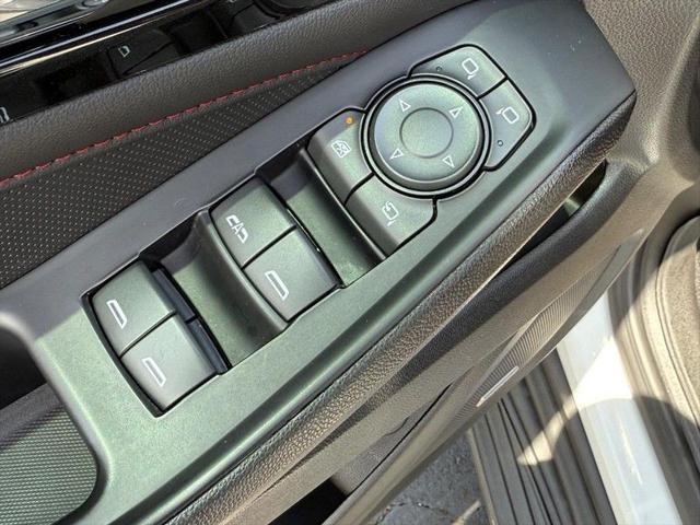 used 2023 Chevrolet Traverse car, priced at $38,995