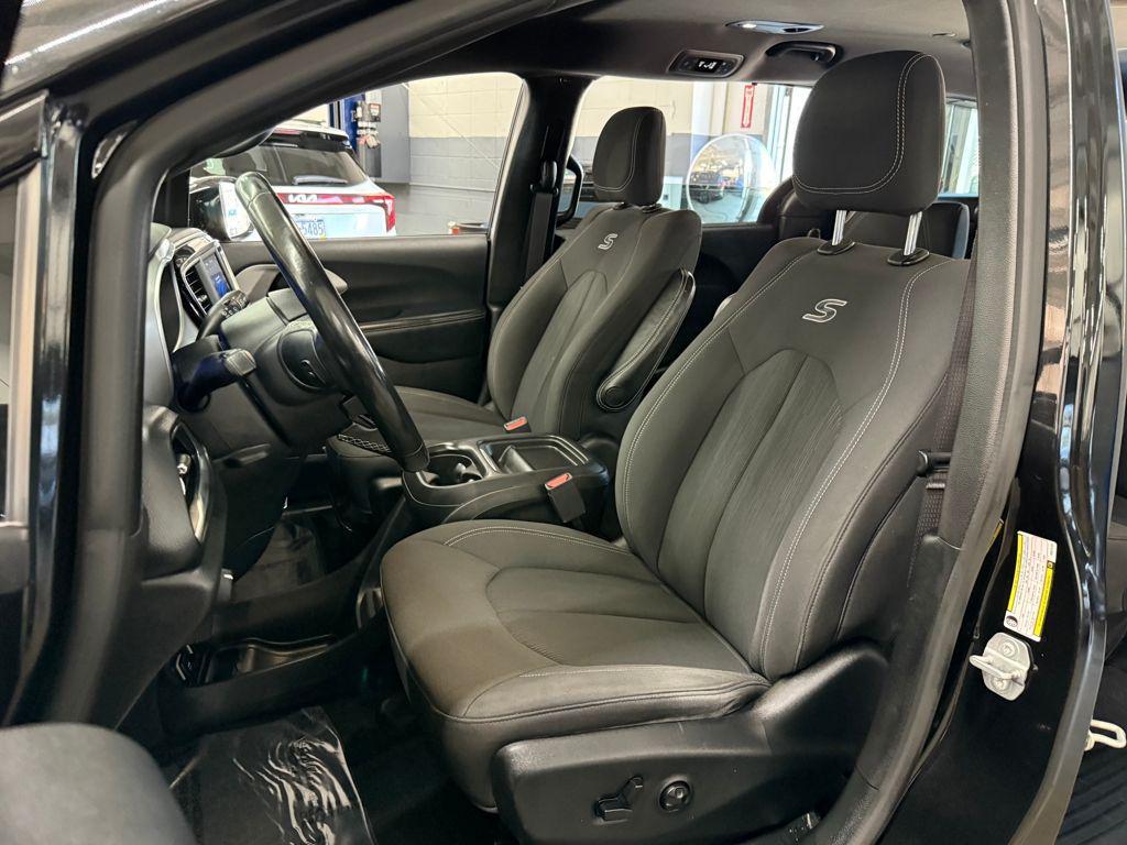 used 2019 Chrysler Pacifica car, priced at $9,988