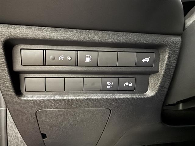 used 2023 Mitsubishi Outlander PHEV car, priced at $32,488