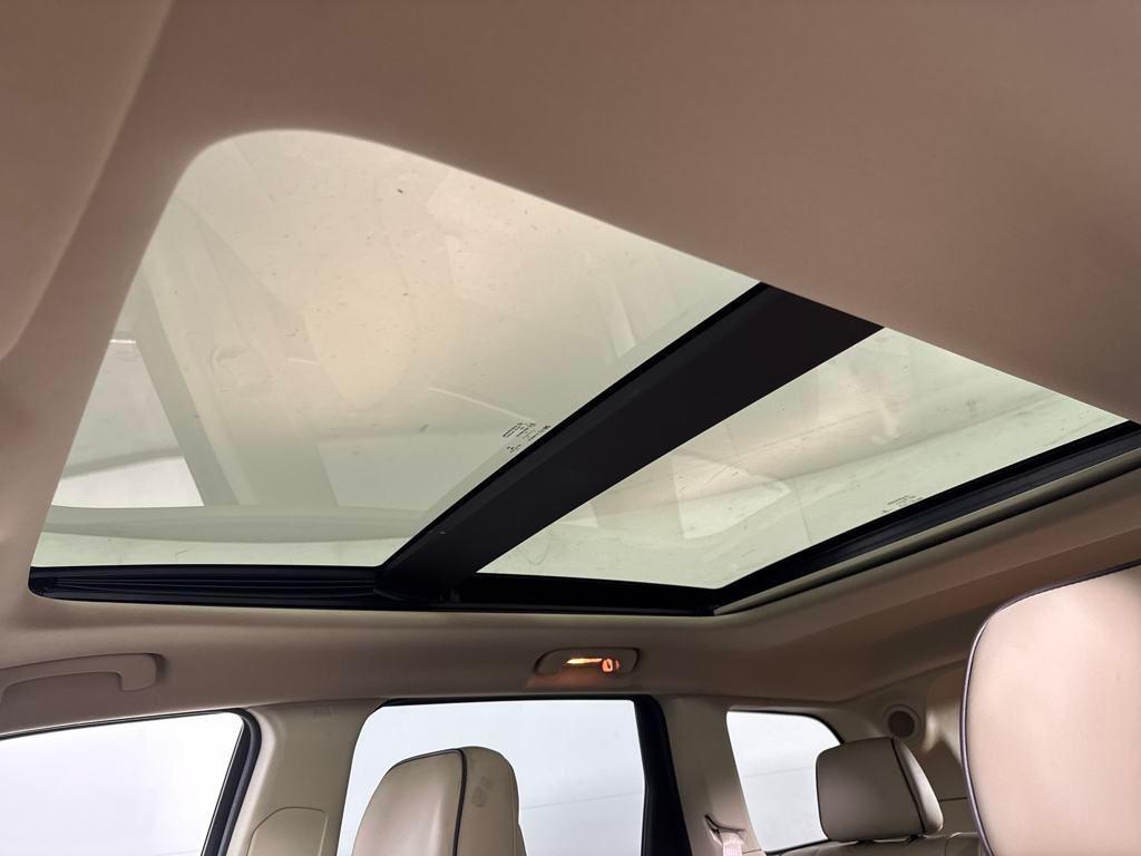 used 2015 Jeep Grand Cherokee car, priced at $16,250