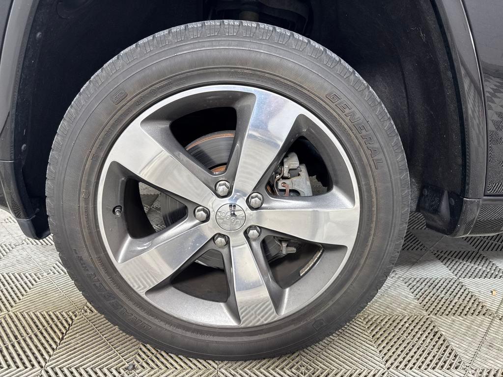 used 2015 Jeep Grand Cherokee car, priced at $16,250