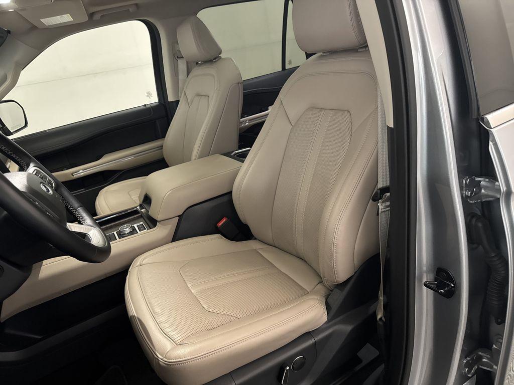 used 2024 Ford Expedition car, priced at $62,900