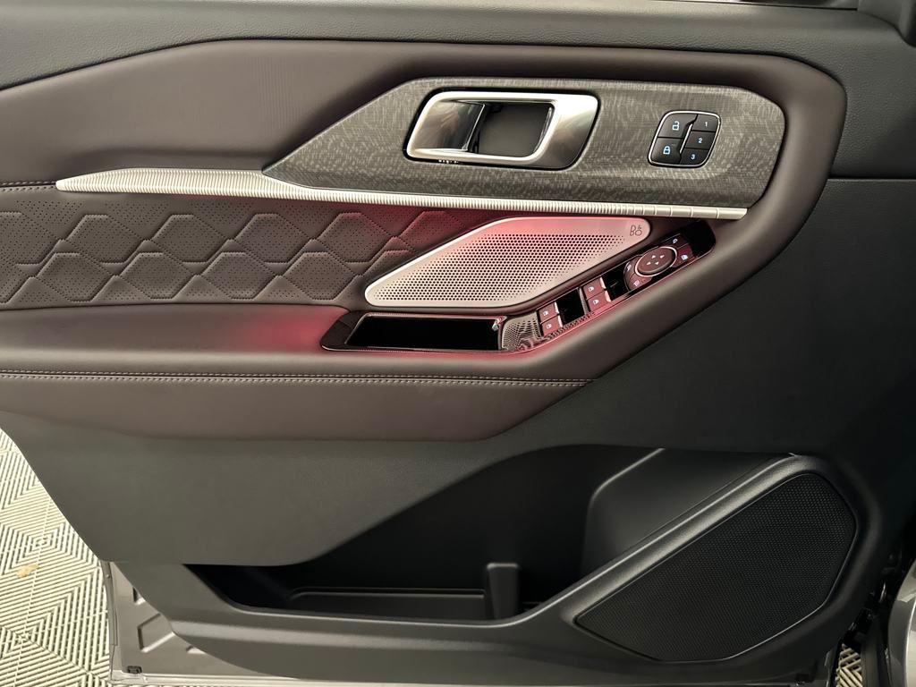 new 2025 Ford Explorer car, priced at $55,559