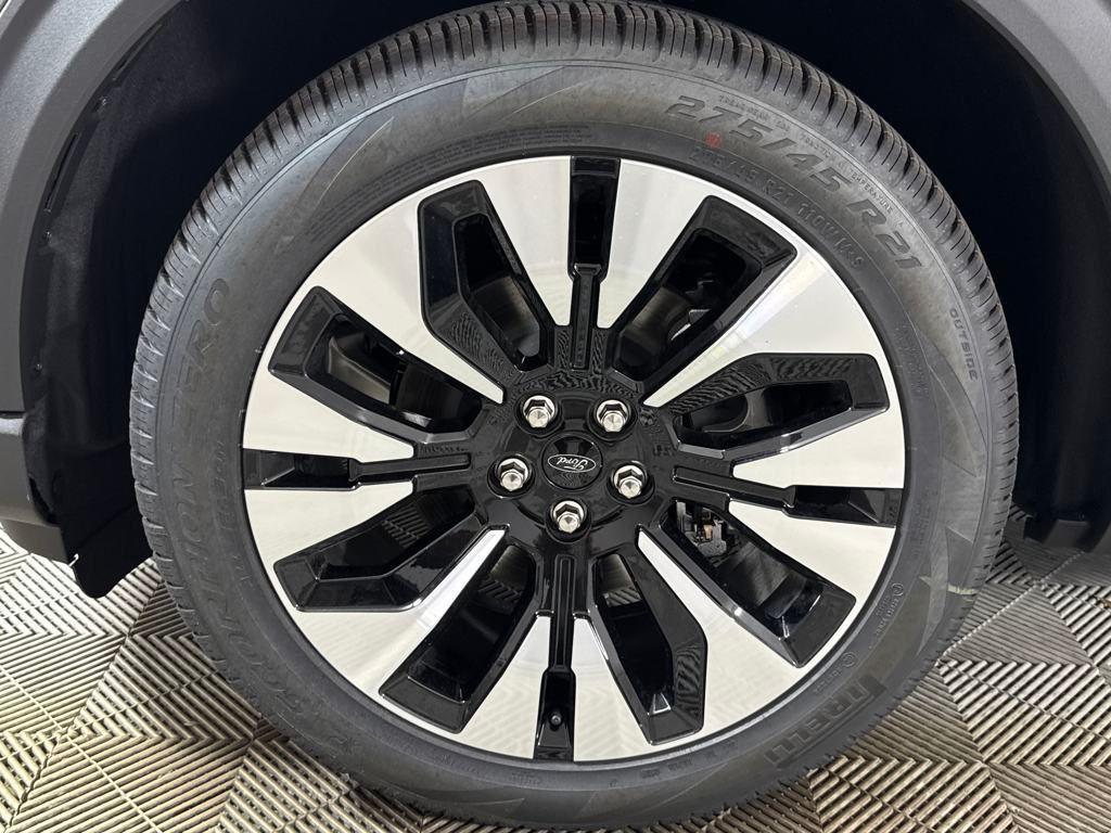 new 2025 Ford Explorer car, priced at $55,559