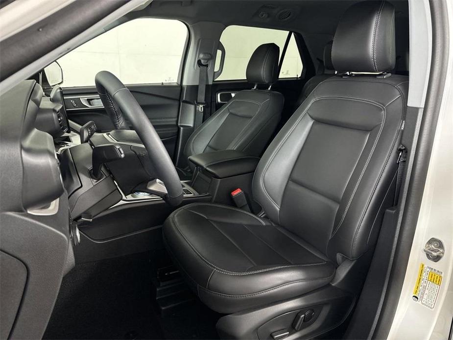 new 2024 Ford Explorer car, priced at $39,748