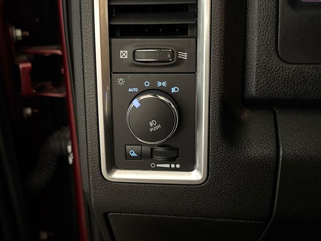 used 2021 Ram 1500 Classic car, priced at $27,900