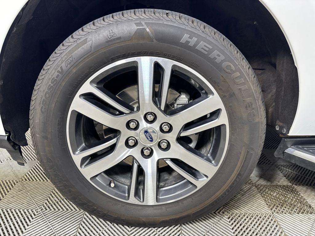 used 2023 Ford Expedition car, priced at $43,900