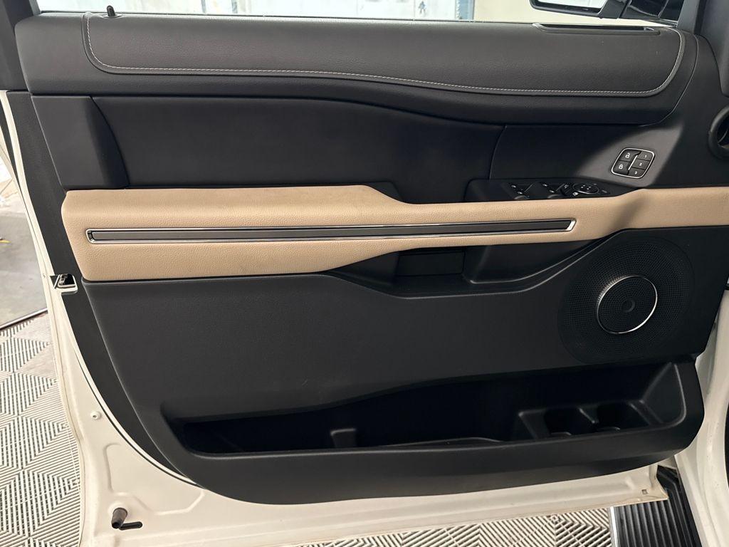used 2023 Ford Expedition car, priced at $43,900