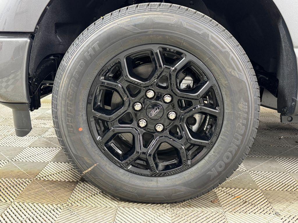 new 2025 Ford F-150 car, priced at $43,516