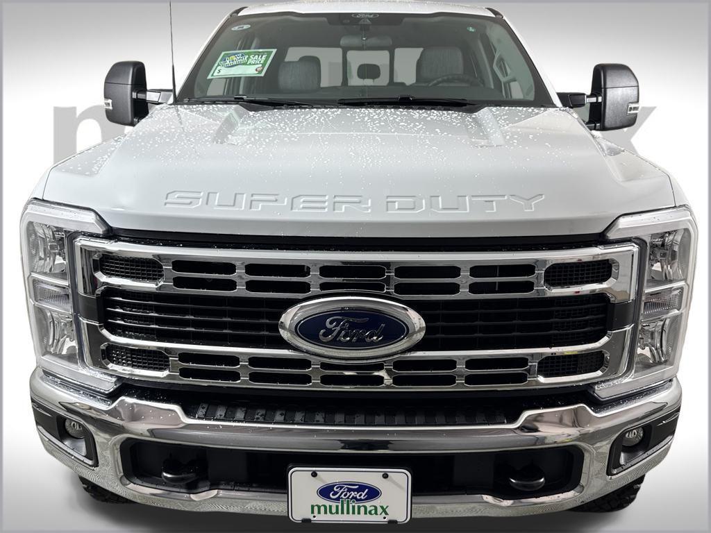new 2025 Ford F-250 car, priced at $60,900
