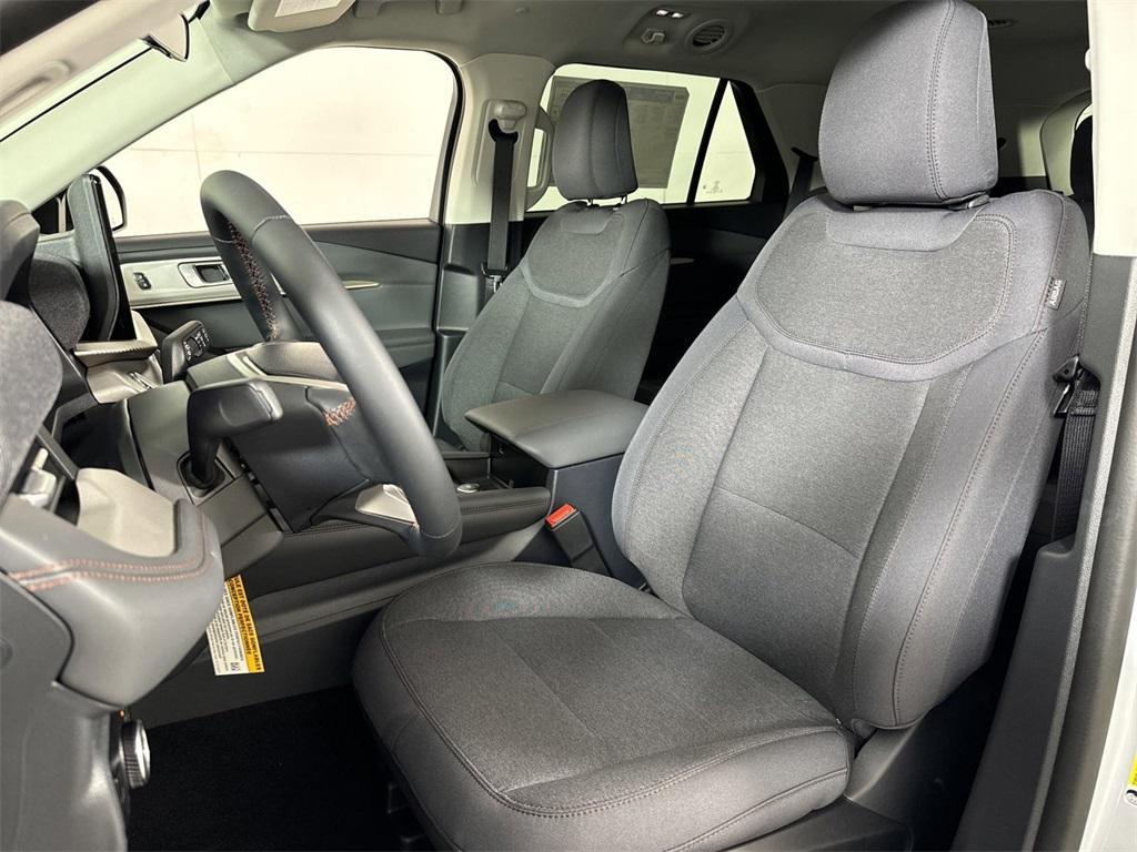 new 2025 Ford Explorer car, priced at $38,601