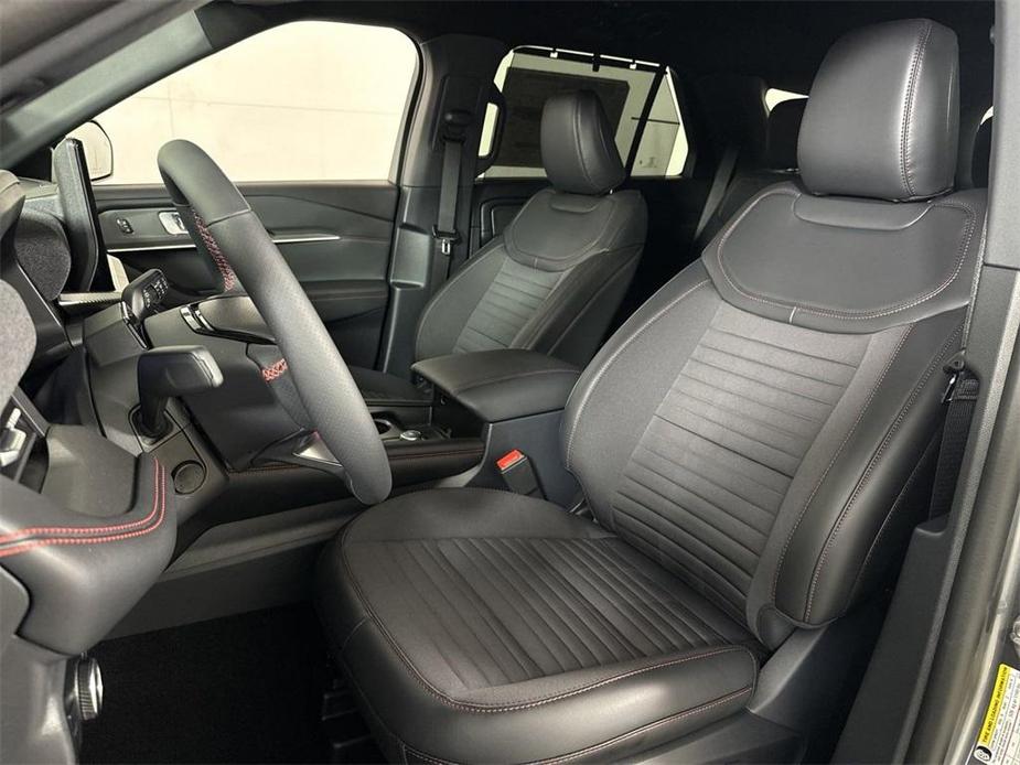 new 2025 Ford Explorer car, priced at $47,068