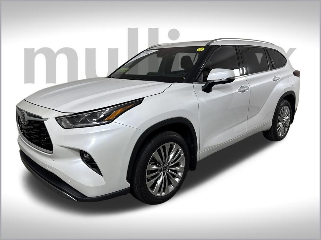 used 2024 Toyota Highlander car, priced at $50,900